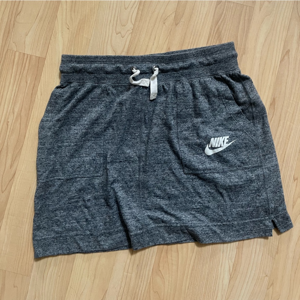 Heather gray Nike skirt